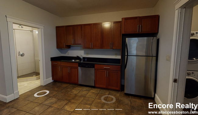 Building Photo - 17 Beacon St Unit 1 Rental