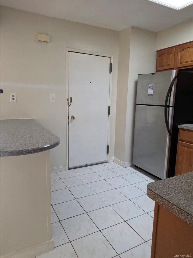 Photo - 61-25 75th St Unit 2Fl