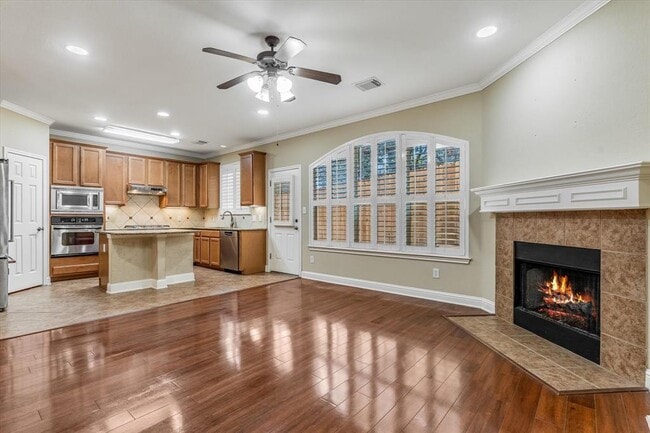 Photo - 601 12 Oaks Ln