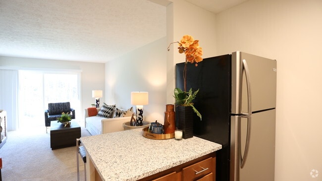 Kitchen - Worthington Gardens Apartments