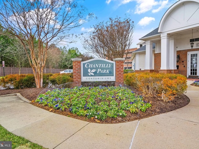 Building Photo - 3810 Lightfoot St Unit 310