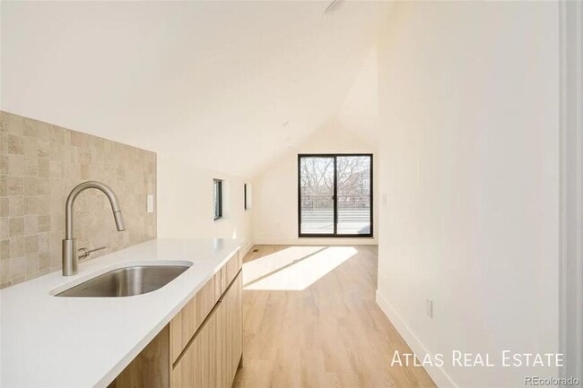 Photo - 3416 Lawrence St