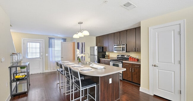 Building Photo - The Avenue at San Marcos Apartments