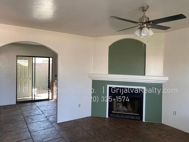 Photo - 2645 N Edith Blvd Unit 01