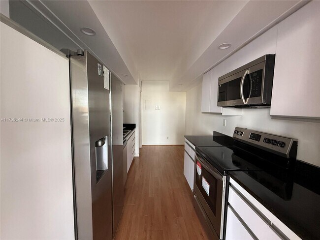 Photo - 19707 Turnberry Way Unit 5C