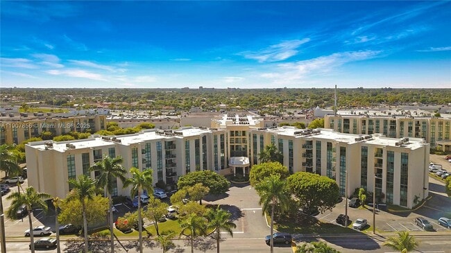 Building Photo - 2075 SW 122nd Ave Unit 207