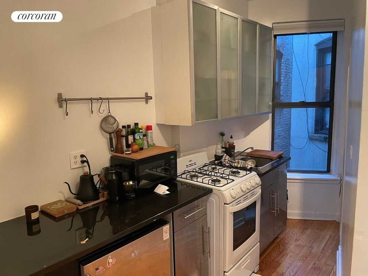 Photo - 131 W 116th St