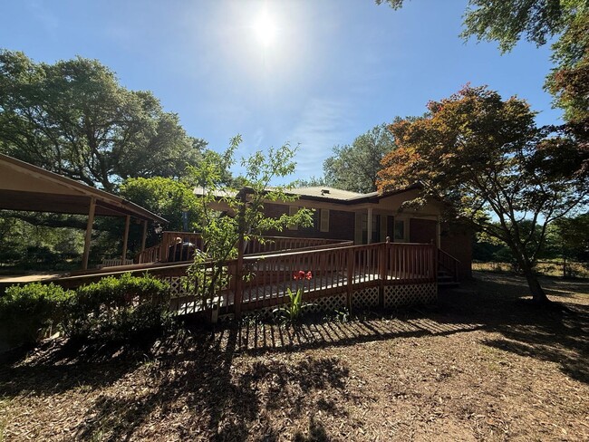 Photo - Milton / Pace - 3 bedroom, 2 bathroom