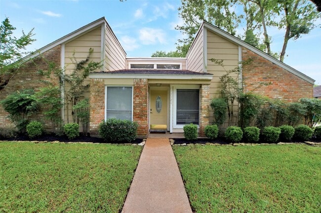 Photo - 15326 Glamorgan Dr