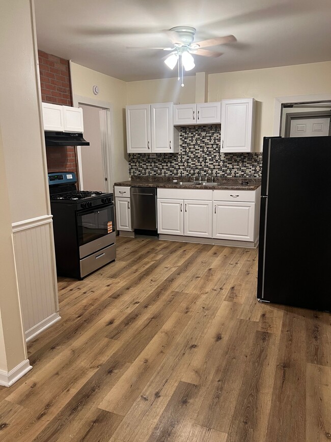 Photo - 1512 N Greenview Ave Unit Garden apt 1 Rear