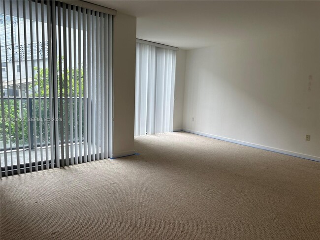 Photo - 31 SE 6th St Unidad 405