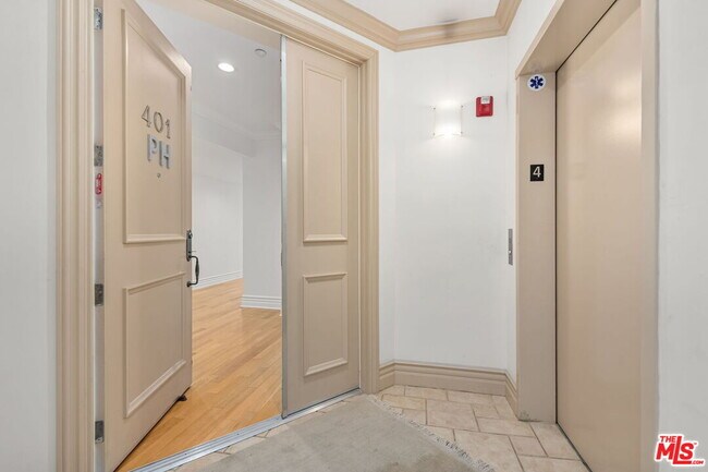 Photo - 1337 Wellesley Ave Unit 401