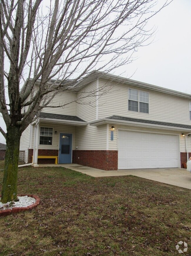 Building Photo - Available July 1st Rental