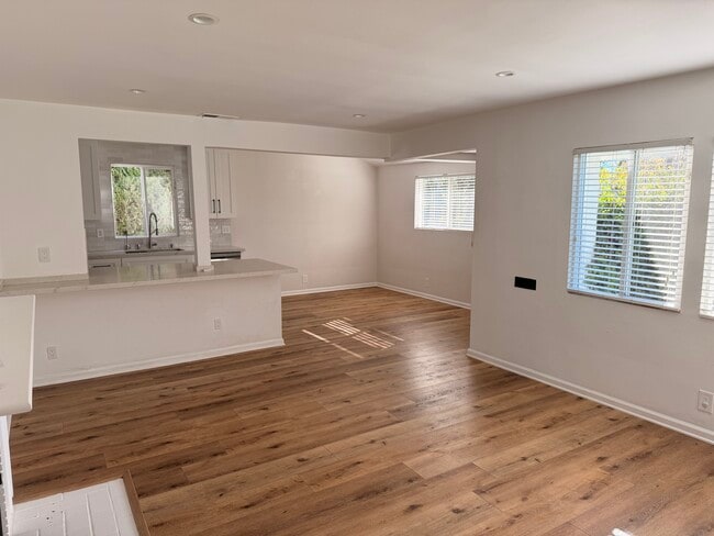 Photo - 5840 Allott Ave