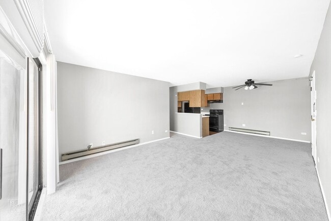 Photo - 2 Bedroom Condo in the Virginia Road Condominiums in Crystal Lake!