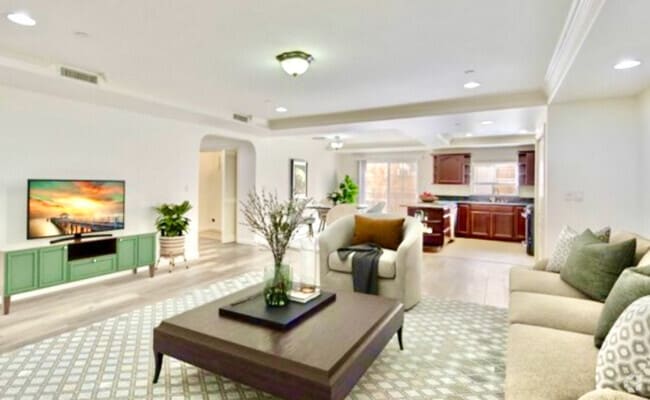 Building Photo - 700 S Ardmore Ave Unit 204 Rental