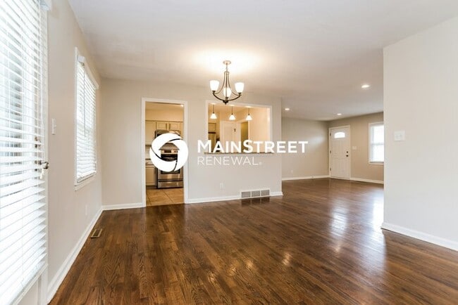 3 Bedroom Pet-Friendly Home in KANSAS CITY, MO with Main Street Renewal