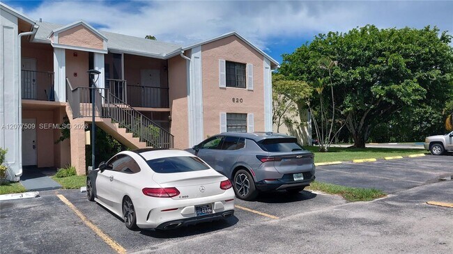 820 N Franklin Ave Unit 820J