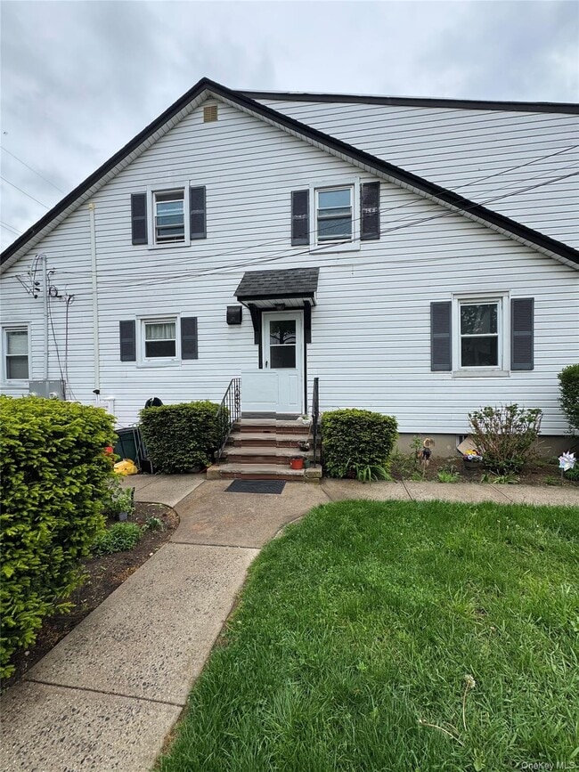 Building Photo - 630 Tulip Ave Unit 2