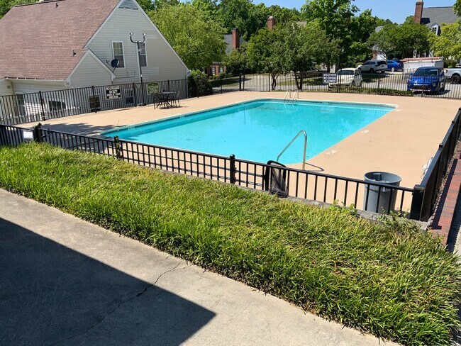 Photo - Walking distance to the Lexington hospital...