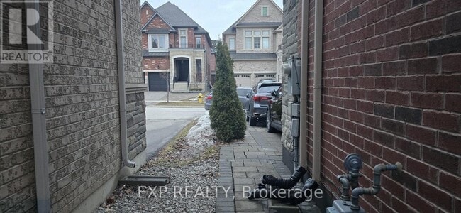 Photo - 20 Rivoli Dr