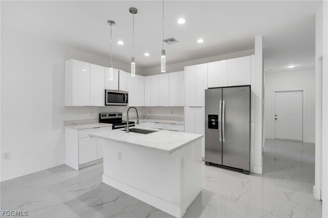 Photo - 1037 Citrus Ave S