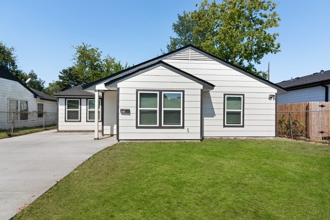 Photo - 5405 Chennault Rd