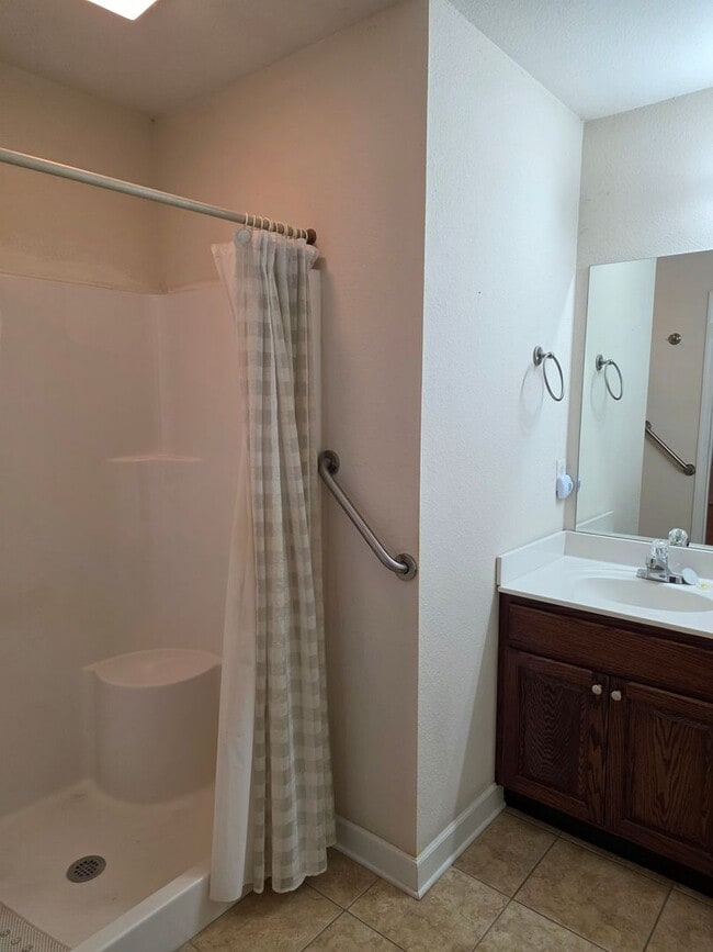 Photo - Beautiful 2 bedroom 2 full bath Condo near Missionary Ridge with garage, washer and dryer and gas...