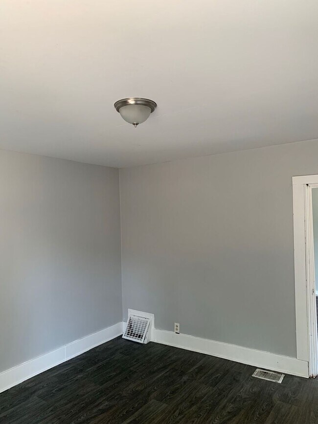 710 Kewaunee St. (Duplex) Apartment For Rent in Racine, WI