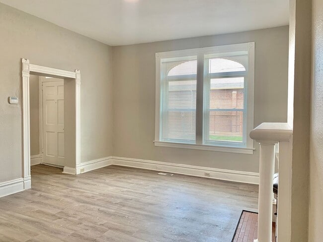 Photo - Winnebago Wonder: Spacious Living with Charm & Comfort!