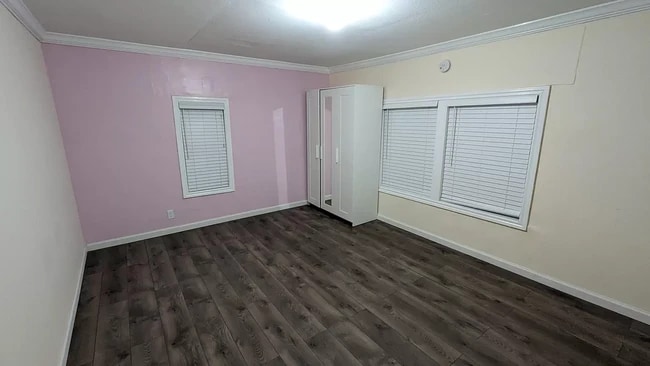 Photo - 203 Johnson St