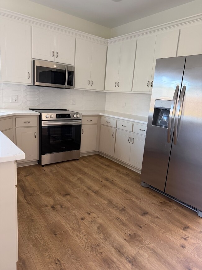 Photo - 2537 Jones St