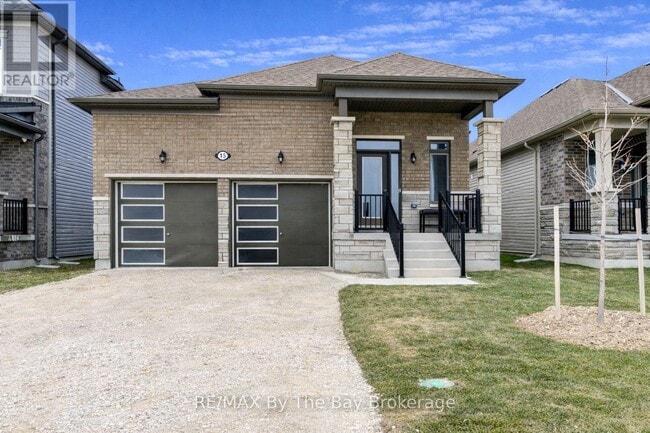 Photo - 15 Union Blvd