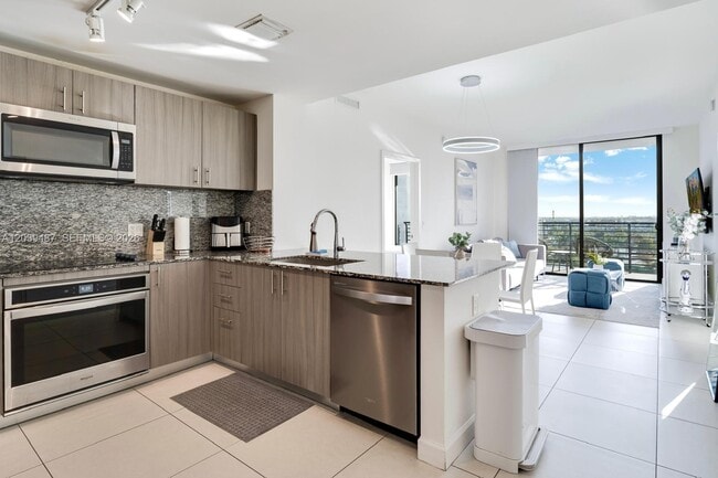 Building Photo - 5350 NW 84th Ave Unit 909