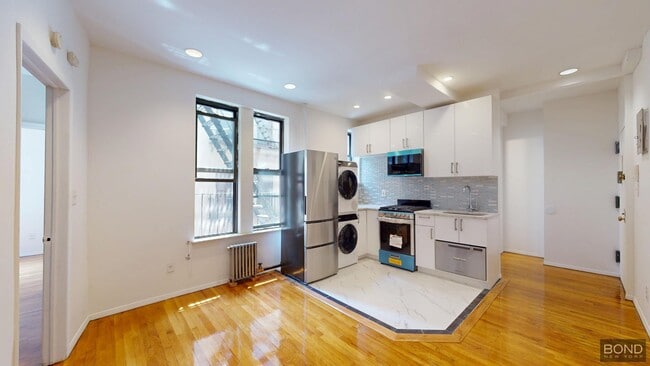 Building Photo - 237 E 5th St Unit 5 Rental
