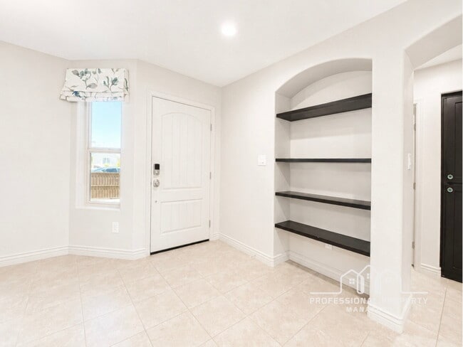 Photo - “Spacious 4-Bedroom, 2-Bathroom Home in Villa Chaparral”