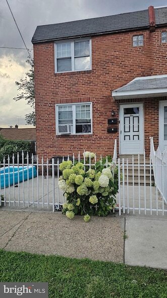 Photo - 1329 Shelmire Ave Townhome
