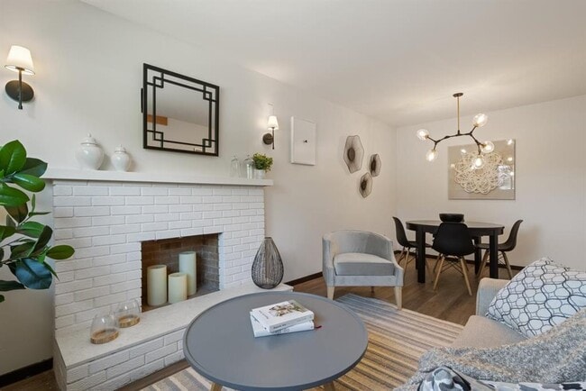 Photo - 1448 15th Av E