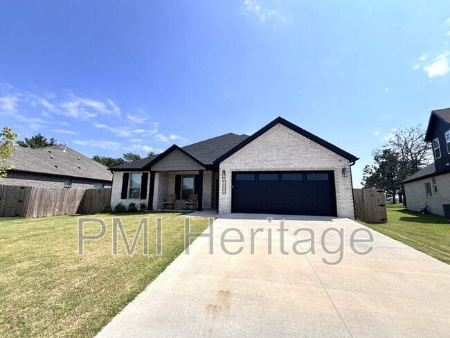 Photo - 2061 Larry Ln
