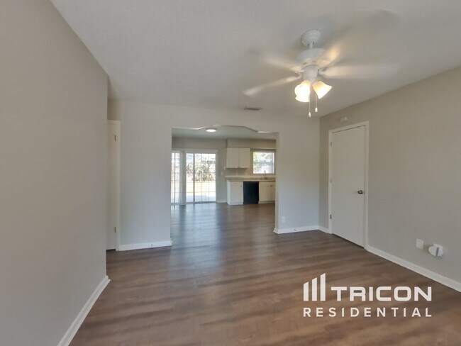 Photo - 607 Falkirk Ave