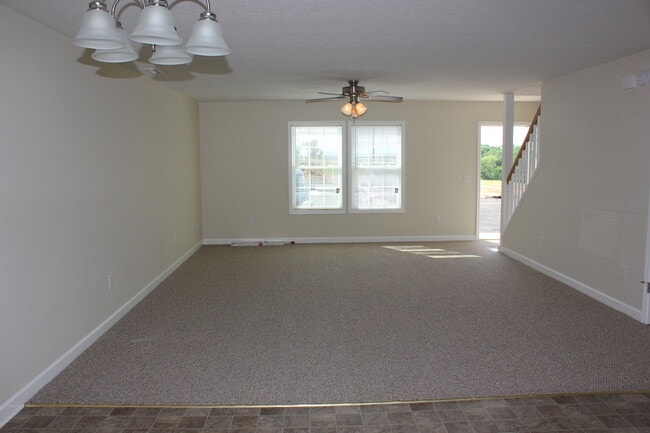 Photo - 816 Carson Cir