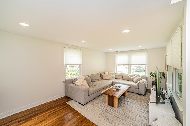 Photo - 418 S Rose St