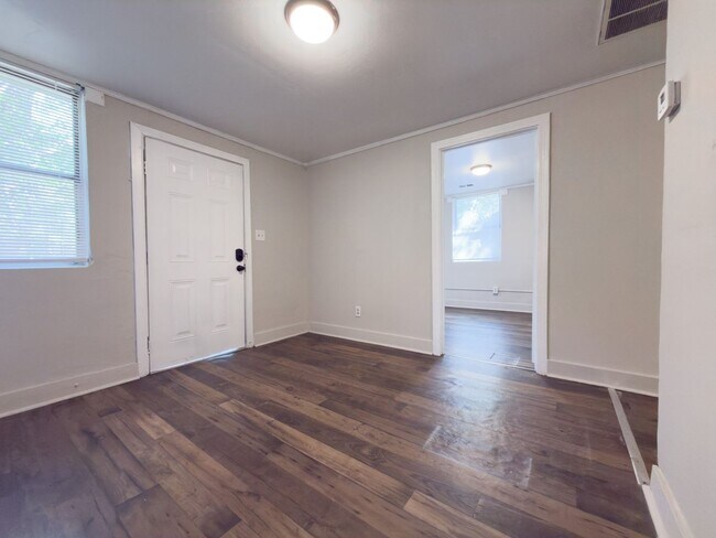 2181 Eleanor Dr Unit B