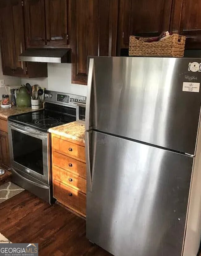 Photo - 1080 Maple Cir