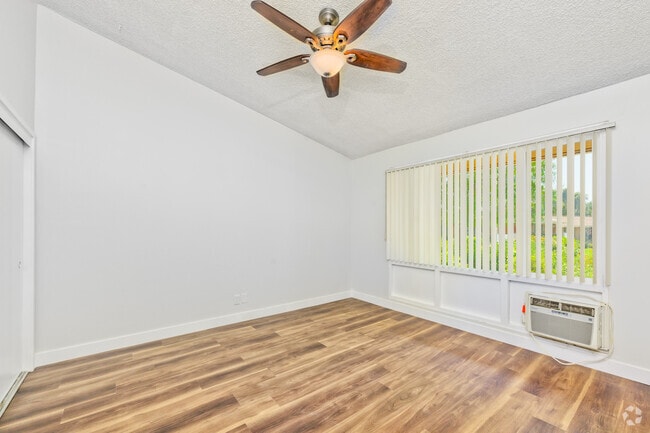2BR, 2BA - 1,060SF - Primary Bedroom