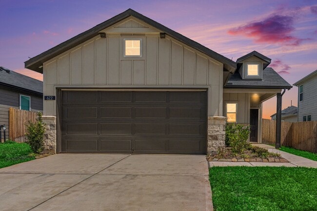 Building Photo - 622 Amber Fls Dr