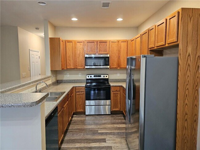 Photo - 2160 Spikerush Way