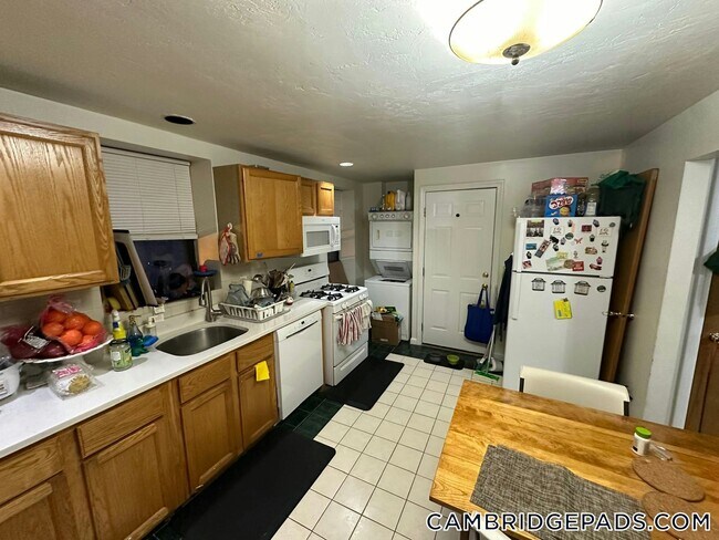 Photo - 2036 Massachusetts Ave Unidad 4