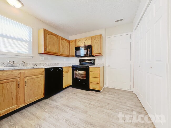 Photo - 7152 Kimble Dr