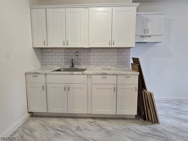 Photo - 232 Stuyvesant Ave Unit Rear